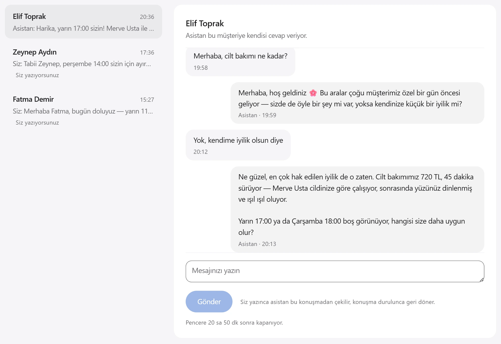 Mesajlar ekranı: müşteri fiyatı soruyor, asistan kampanyalı fiyatı ve iki uygun saati söylüyor, müşteri saati seçince randevuyu alıyor.
